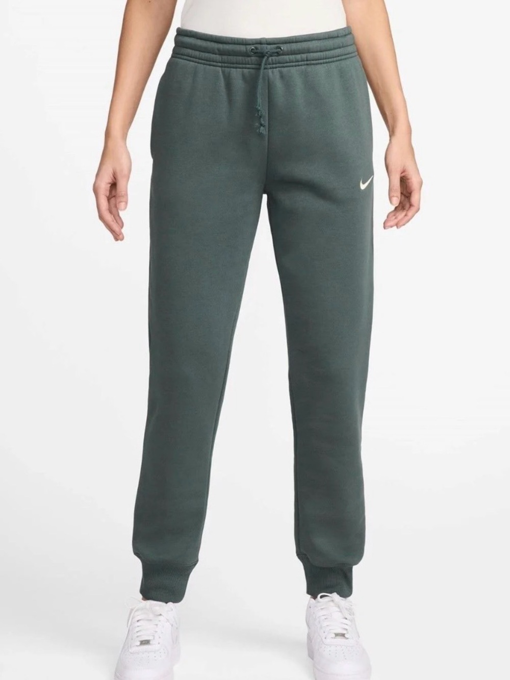 NEW women’s Nike Forest Green club Fleece Joggers new with tags